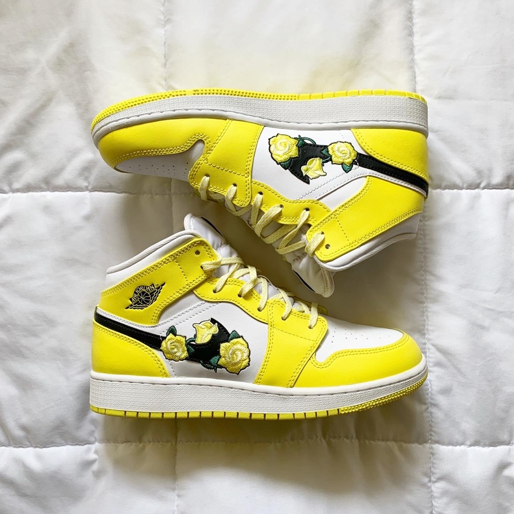 Jordan 1s Mid Dynamic Yellow